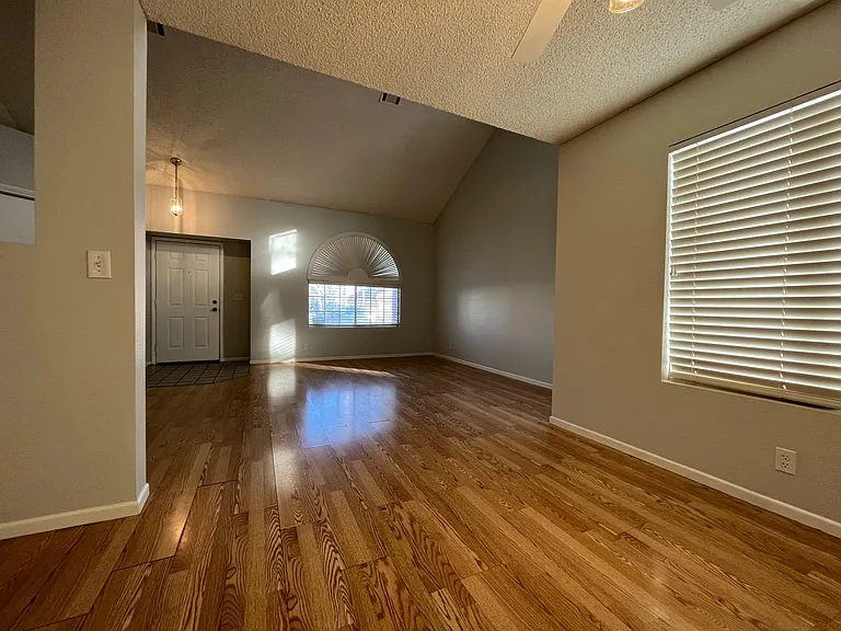 3317 Surfline Dr — Photo 4