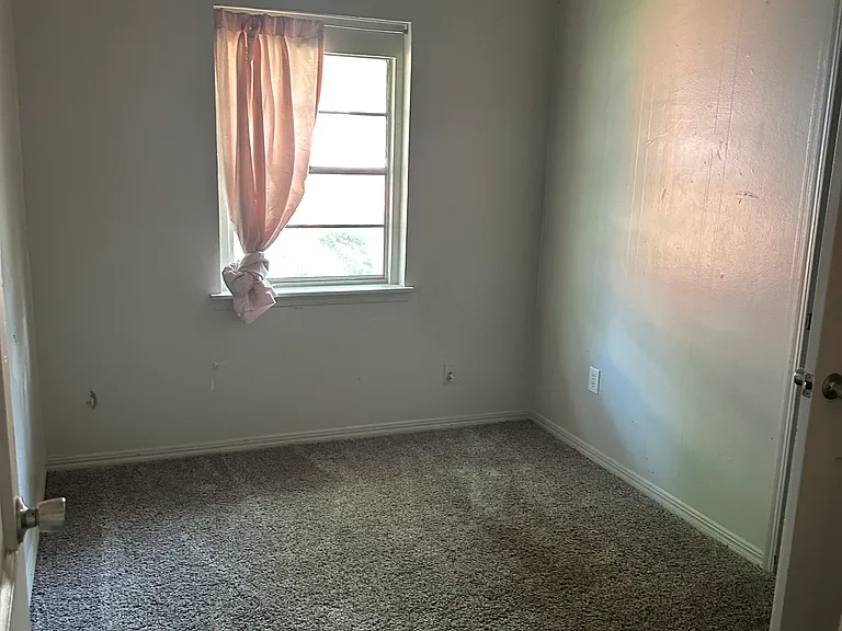 406 E Hill Dr — Photo 8