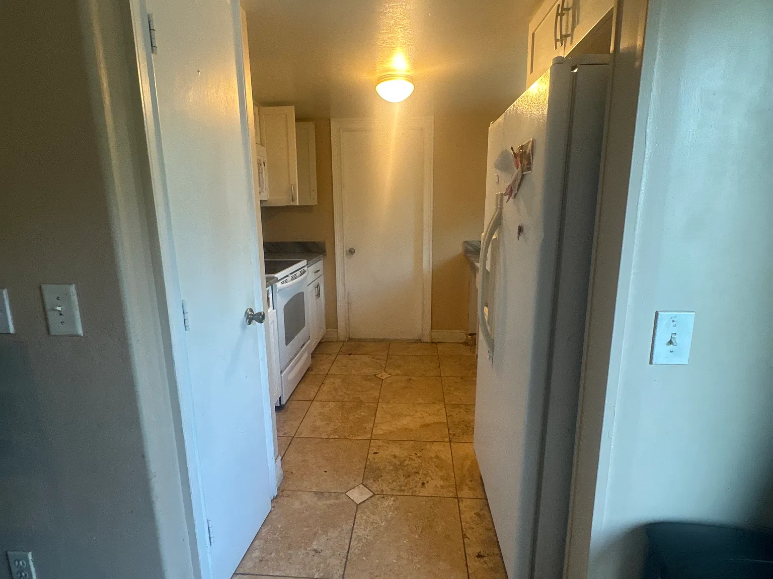 3 bed, 1014 sqft, $1,850 — Photo 3