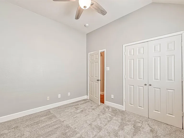 15943 Pleasant Green Cir — Photo 35