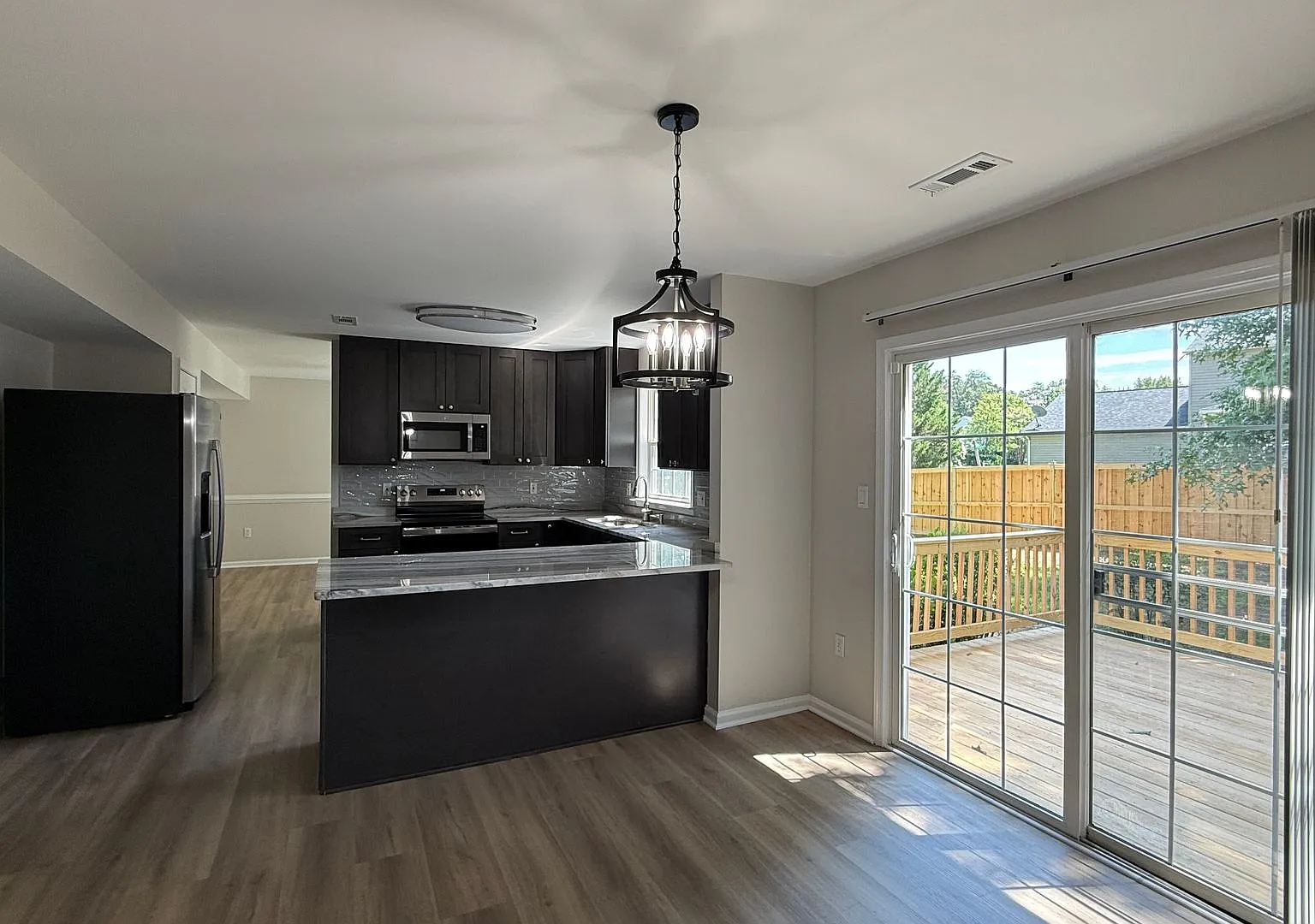 Fully Renovated Colonial — Photo 4