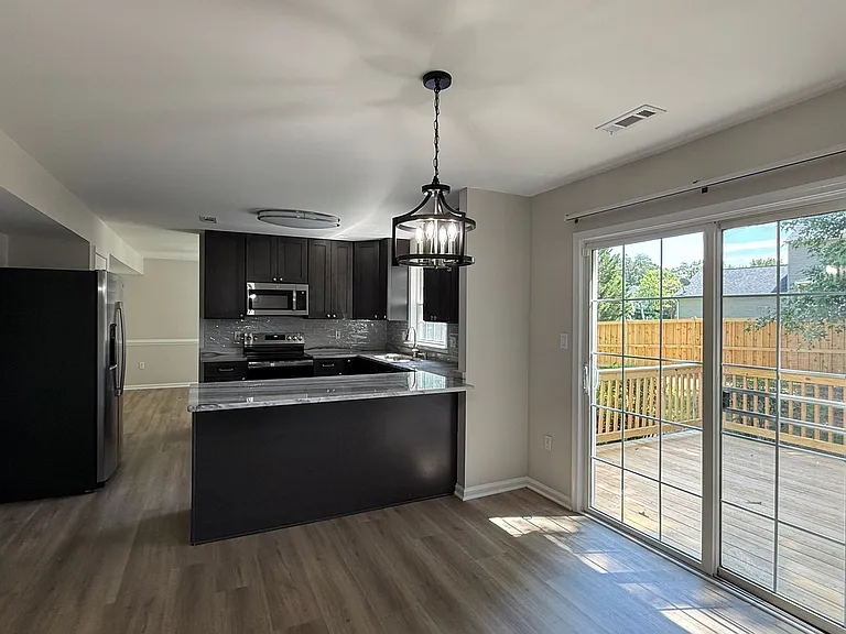 10100 Bellevue Ct — Photo 4