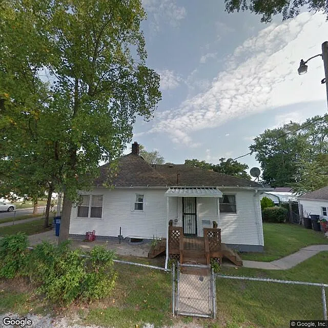301 N Pleasant Ave photo 1