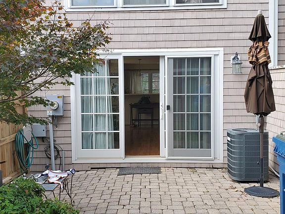 2nd image of 118-120 Talbot Ln