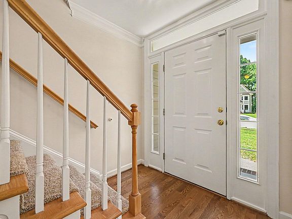 4th image of 301 Cary Pines Dr