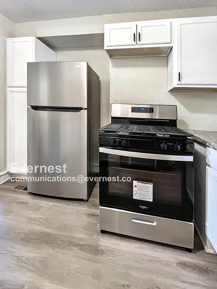 2 bed, 1.0 bath, 1007 sqft, $1,295 — Photo 3