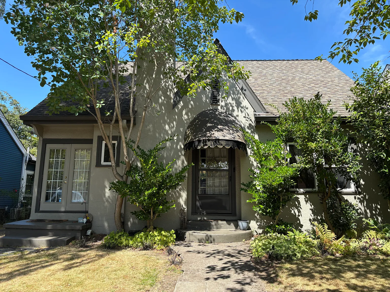 NE Laurelhurst Pl, Portland — Photo 2