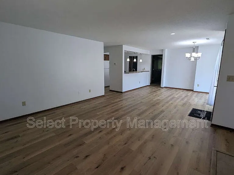 4619 Arlington Pkwy S — Photo 8