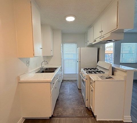 3rd image of 5018 Santa Ana St #14