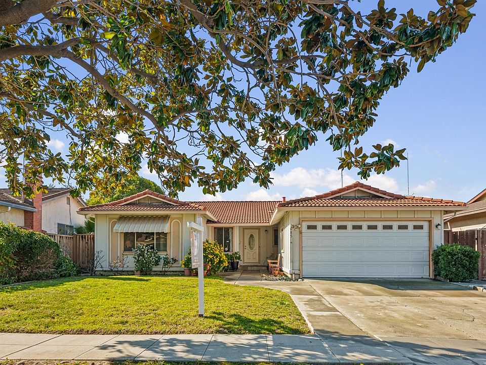 1st image of 1085 Fairbrook Ct