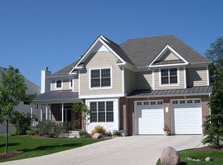 59 Linden Rd, Lake Zurich, IL 60047