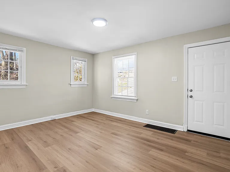 8320 Lucas And Hunt Rd — Photo 6