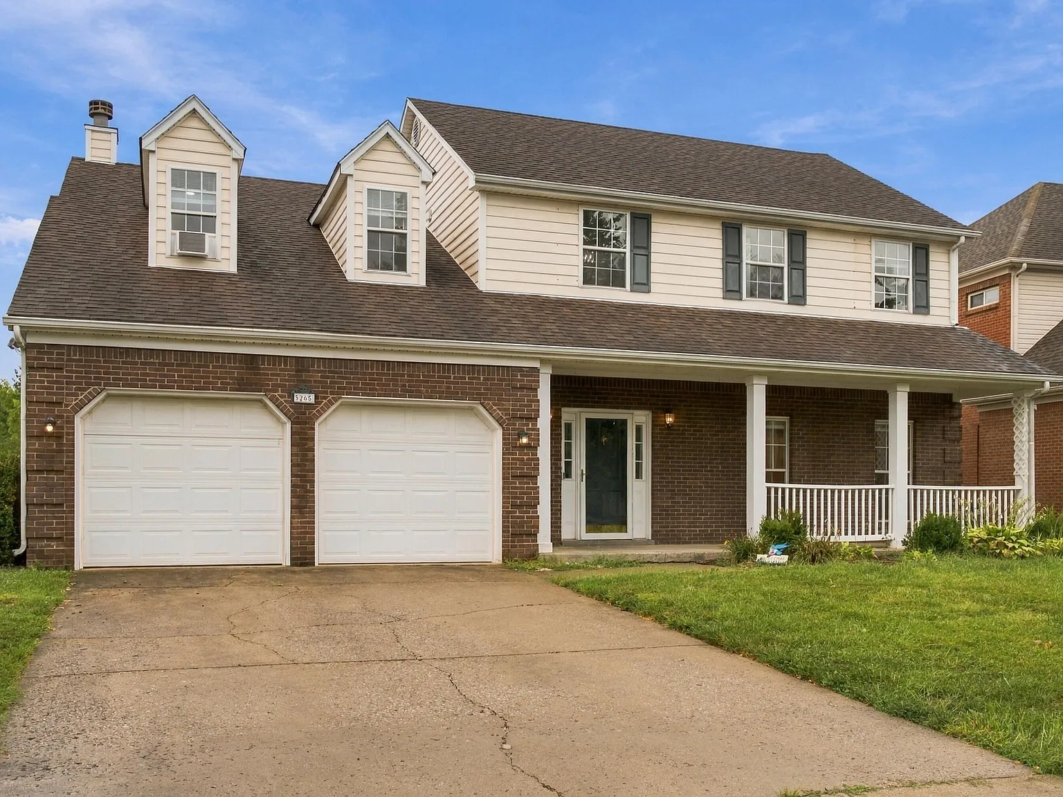 4 bed, 2.5 bath, 2267 sqft, $3,000 — Photo 2