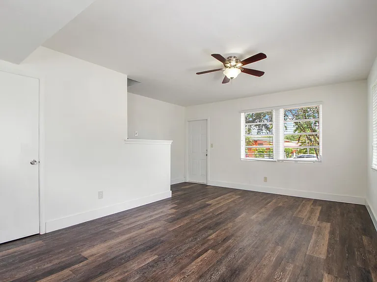 2350 SW 26th Ln — Photo 8