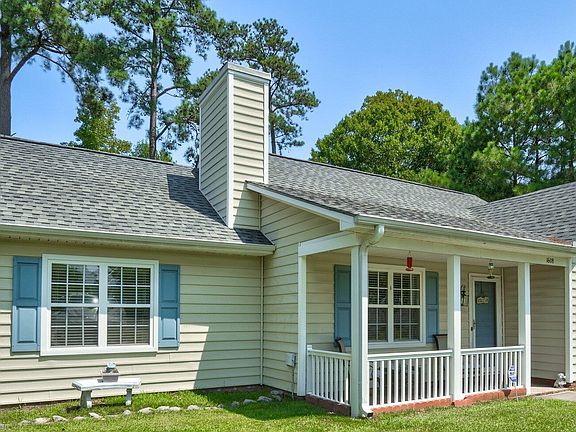 2nd image of 1608 Crabapple Lane