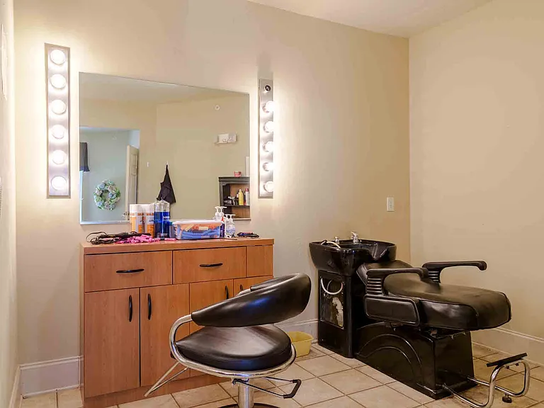 Princeton Court Senior Residences — Photo 16