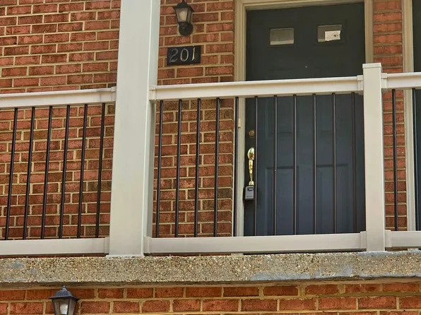 537 W 20th St APT 201, Norfolk, VA 23517