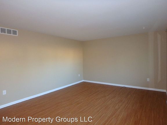 5th image of 2414 White Gate Dr