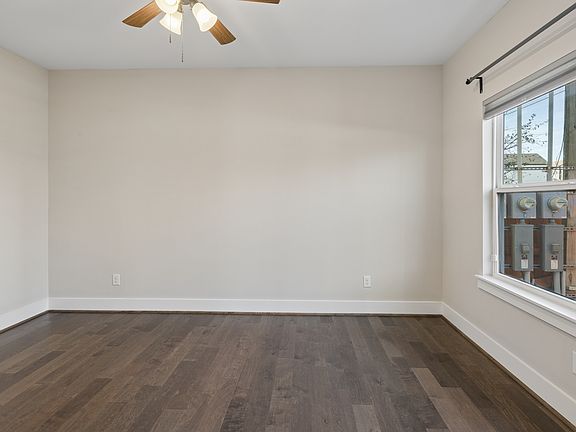 3rd image of 2604 McIlhenny St