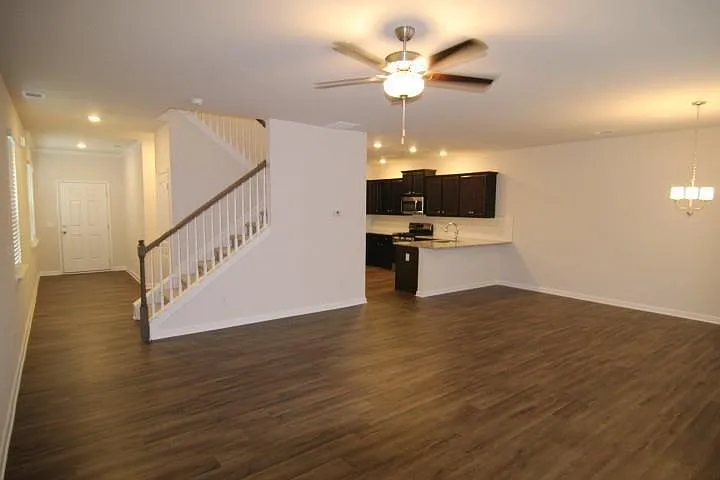 51 Briarwood Dr — Photo 3
