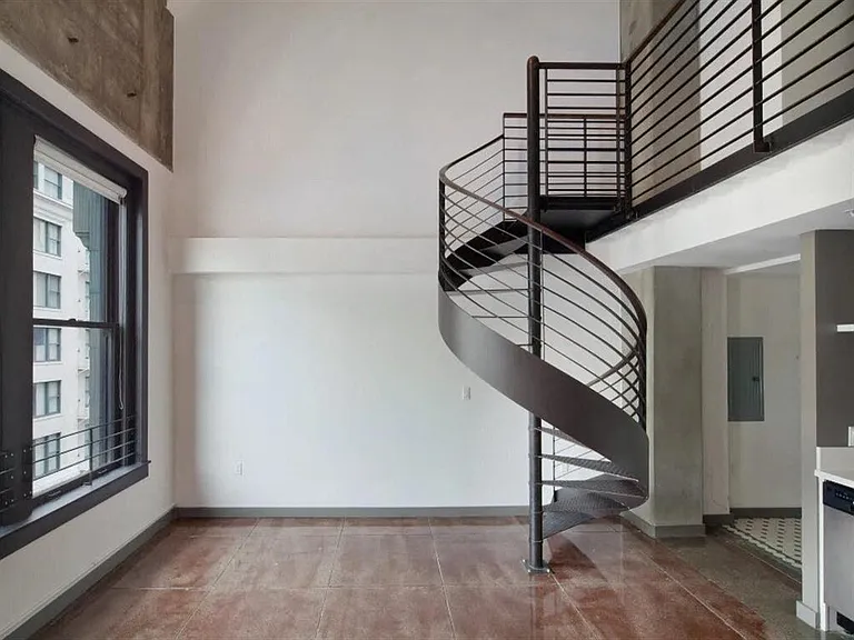 The Broadway Lofts — Photo 19
