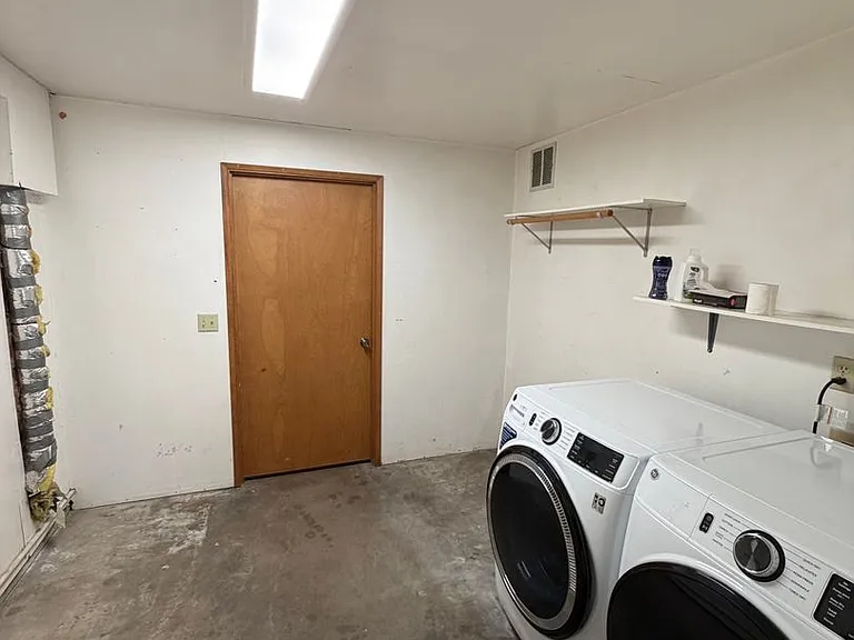 2735 Almaden St — Photo 23