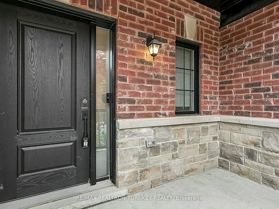 5th image of 4 Gord Matthews Way