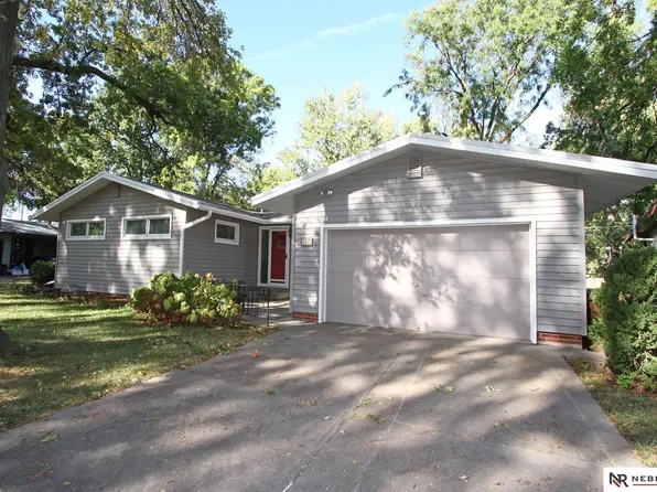 3025 N 63rd St, Lincoln, NE 68507