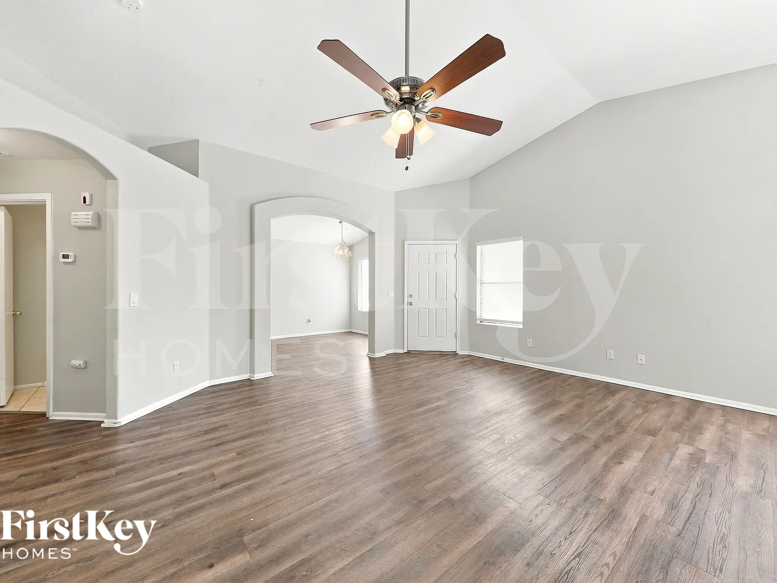 3 bed, 2.0 bath, 1567 sqft, $2,115 — Photo 3