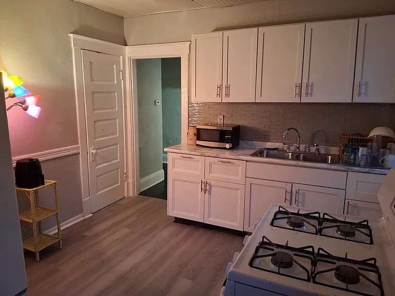 2915-2917 Potomac St #2 — Photo 2