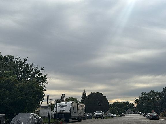5th image of 2820 W Wilcox Dr