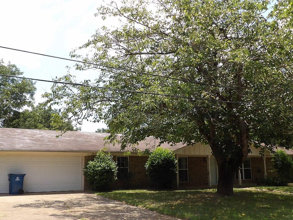 1st image of 412 Angelina St