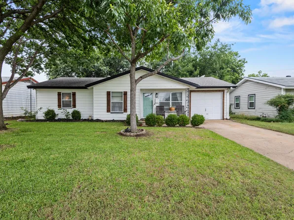 505 Limestone Dr, Euless, TX 76039