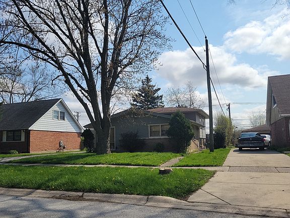 2nd image of 16851 Glen Oaks Dr