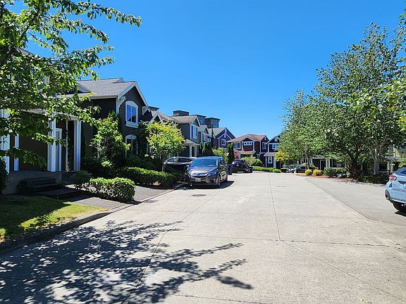 2nd image of 2567 NE Kensington Ct