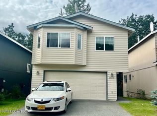 20236 Glacier Park Cir, Eagle River, AK 99577