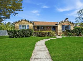 27 Halsey St, Islandia, NY 11749