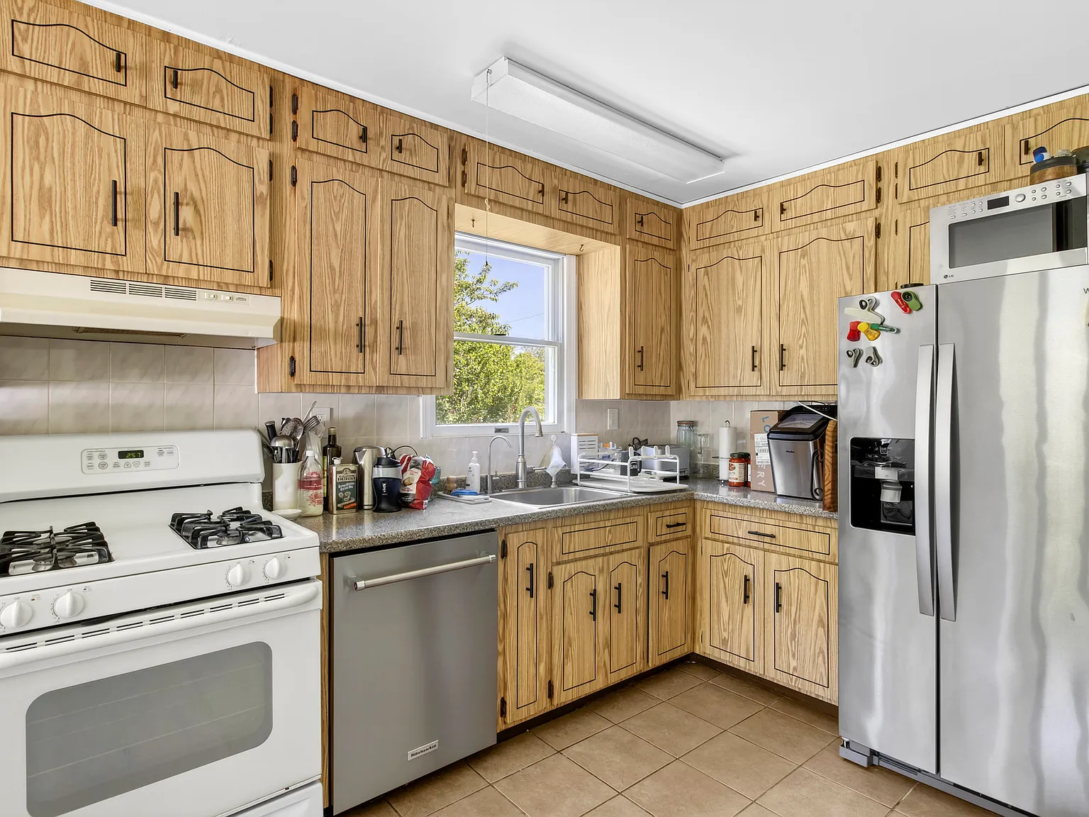 Southold Beach House - Seconds to Founders Landing Beach! — Photo 4