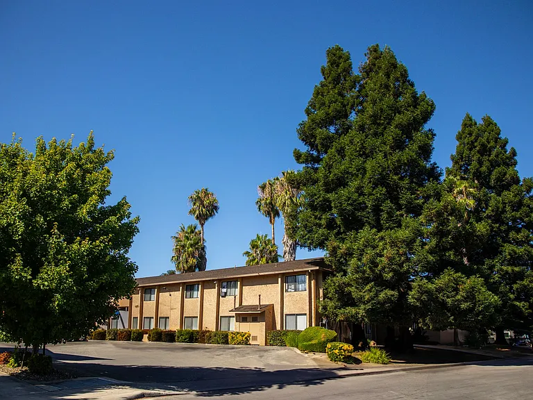 Joshua Tree Apartments — Photo 17