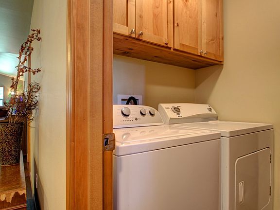 4th image of 9714 Thurston Ln