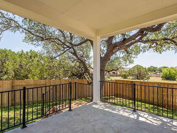 100 Fatorria Back Yard