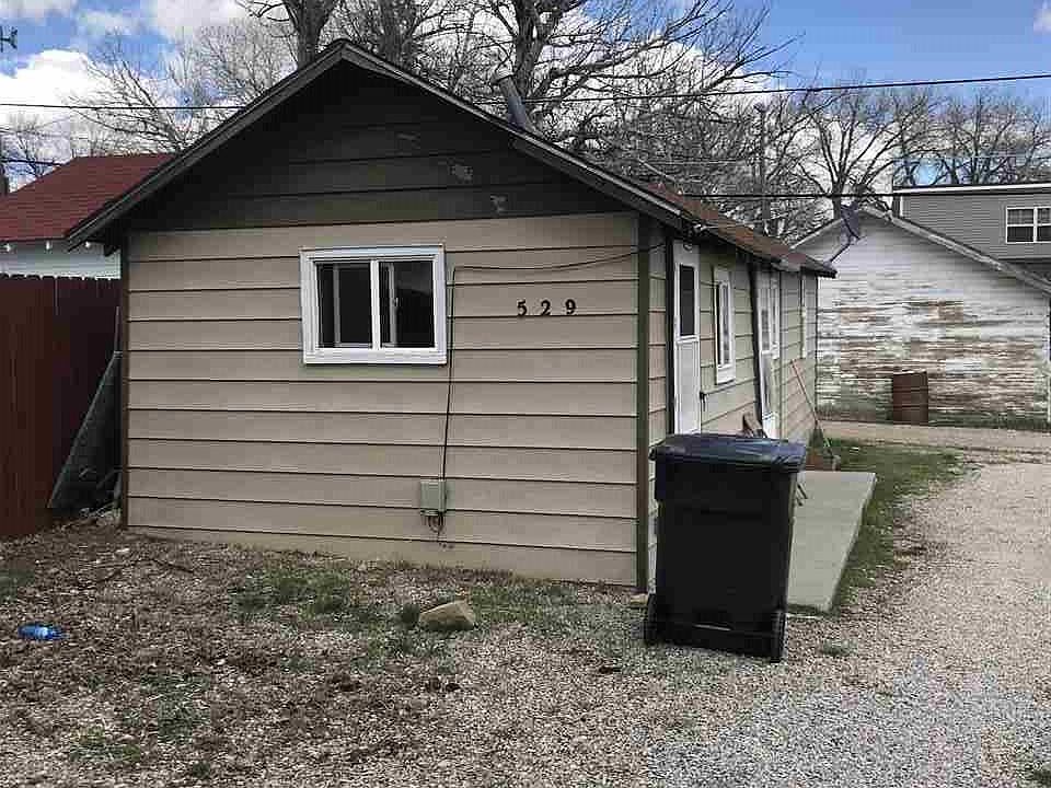 2nd image of 529 13th St