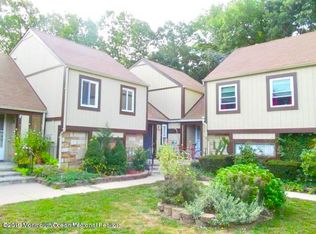 7 Woodpecker Rd, Howell, NJ 07731