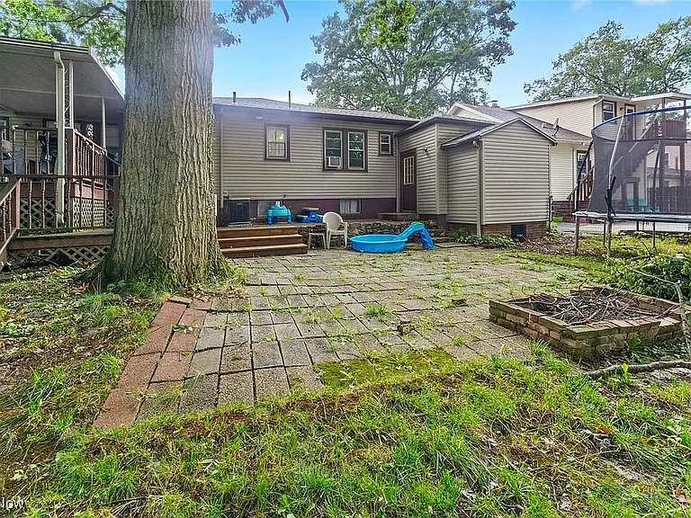 151 Park Ave — Photo 23