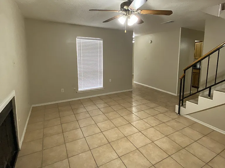 5520 Lewis Ct E — Photo 4