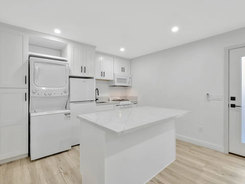 1313 North Ave #B