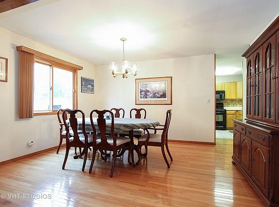 4th image of 411 Woodbine Ave