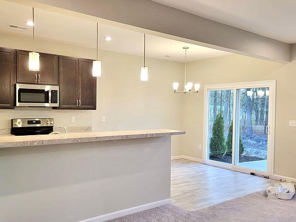 5th image of 5841 Parkview Ln #21-A