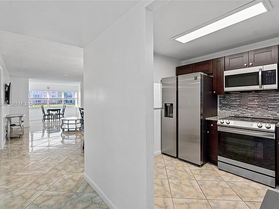 4th image of 9540 Sunrise Lakes Blvd APT 103