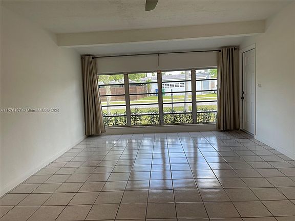 4th image of 9465 Nassau Dr